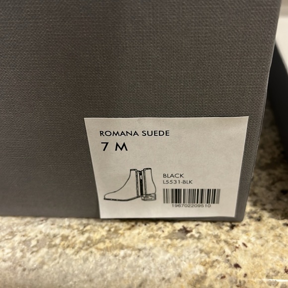 Aquatalia black suede booties with 2 side zippers.  Size 7.  In box, never worn - Picture 8 of 9